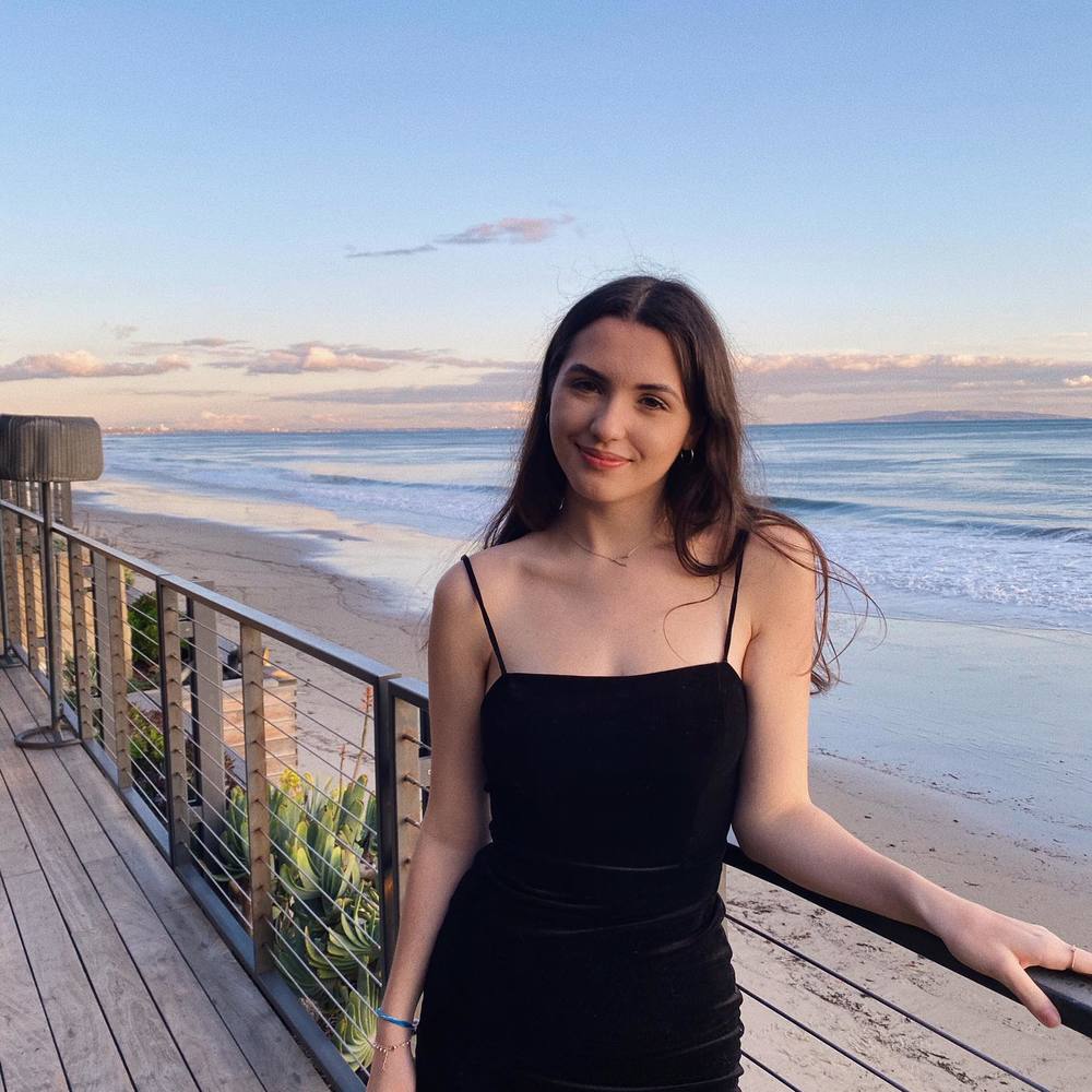 Meet your Posher, Juliette